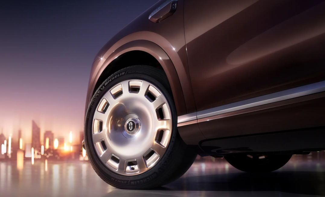 巅峰对决：问界M9vs蔚来ES9，谁才是50万级天花板？