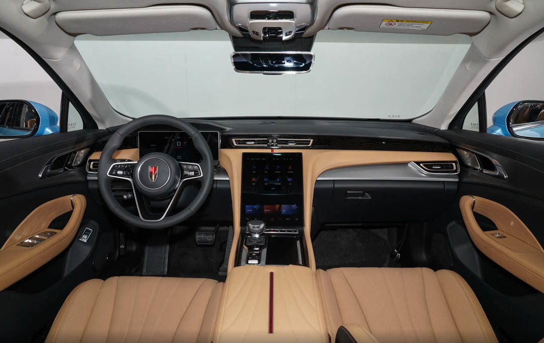 红旗h6以其奢华的外观设计,科技感十足的内饰配置,强大的动力系统