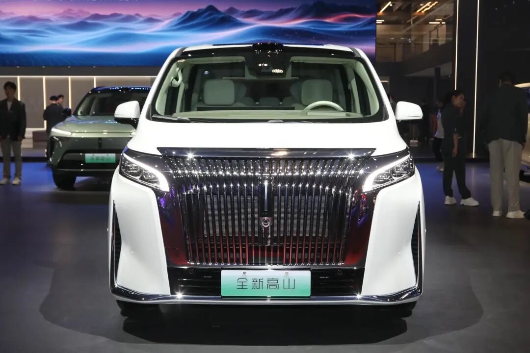 28.98万元起！魏牌高山7预售，剑指新能源MPV市场