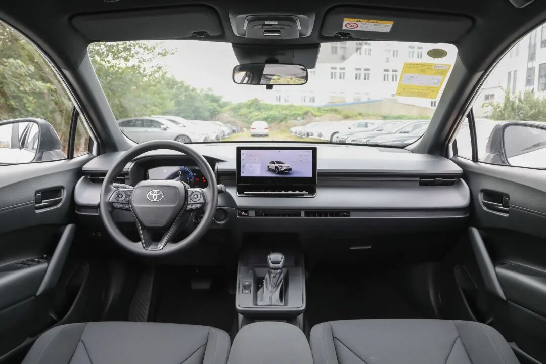 9.68万起!新款卡罗拉锐放焕新冲击SUV市场