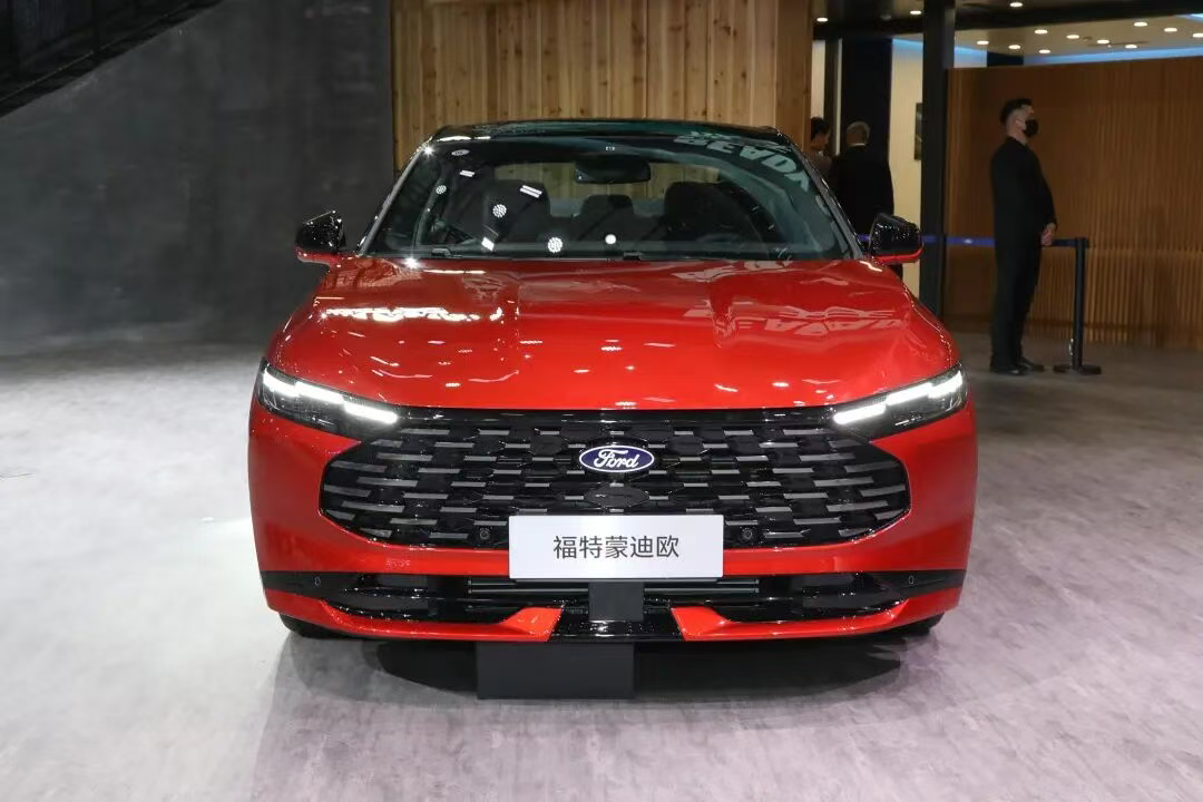 新款福特蒙迪欧正式上市,起售价14.98万元,多重升级