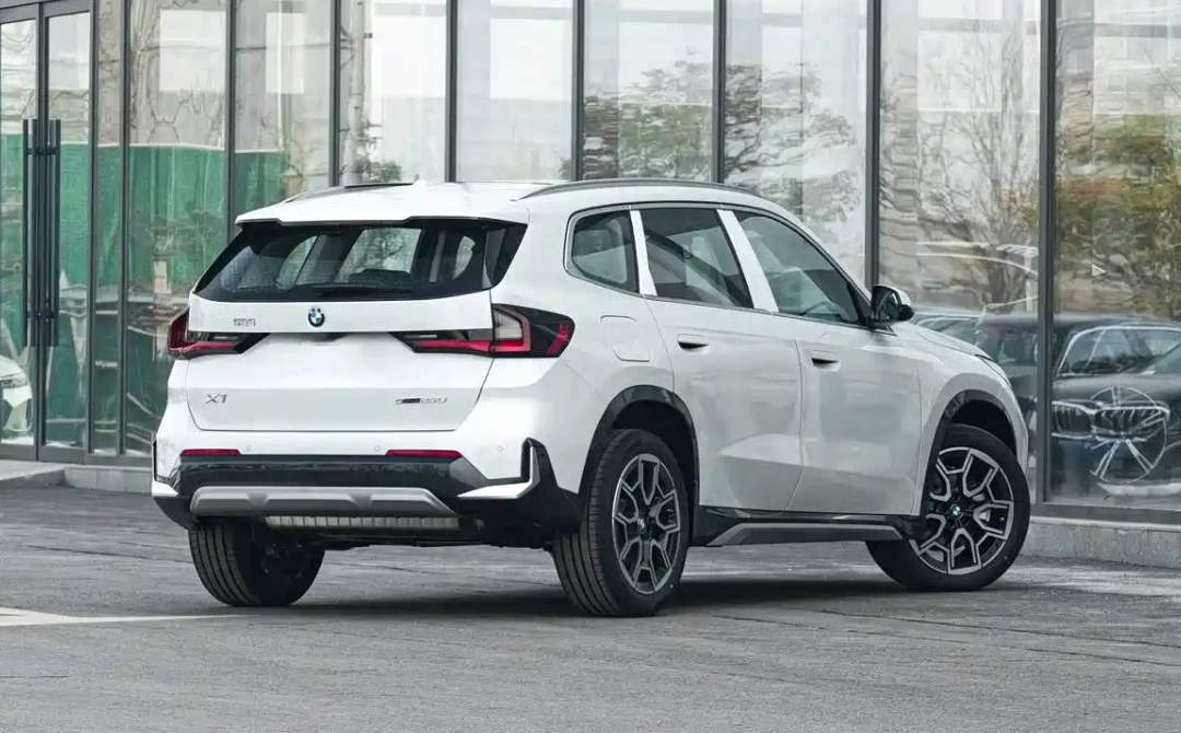 2026款宝马X1上市，25.8万起标配5G延续燃油动力