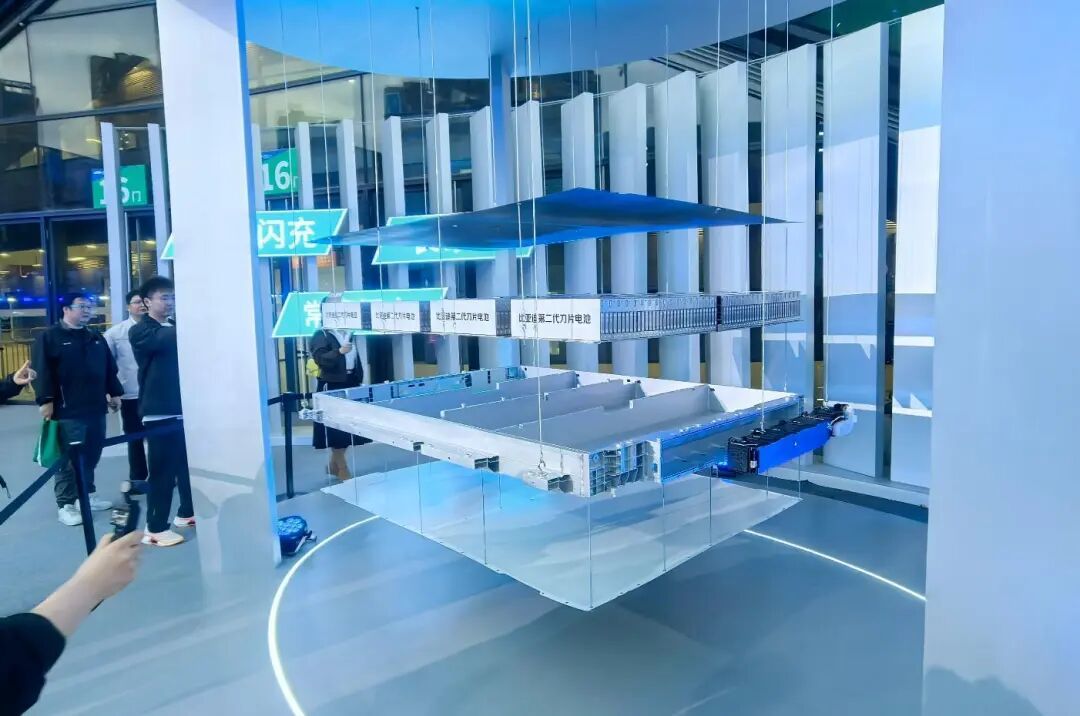 困扰新能源汽车行业近十年的难题，比亚迪解决了？