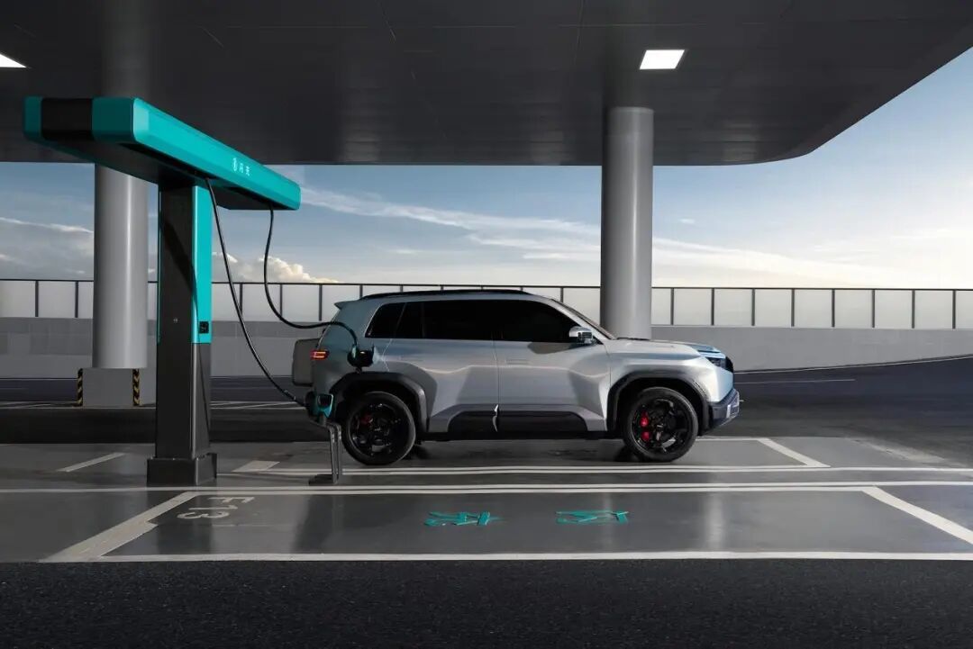 闪充5分满电9分饱，钛3闪充版上市，享十大黑科技加持