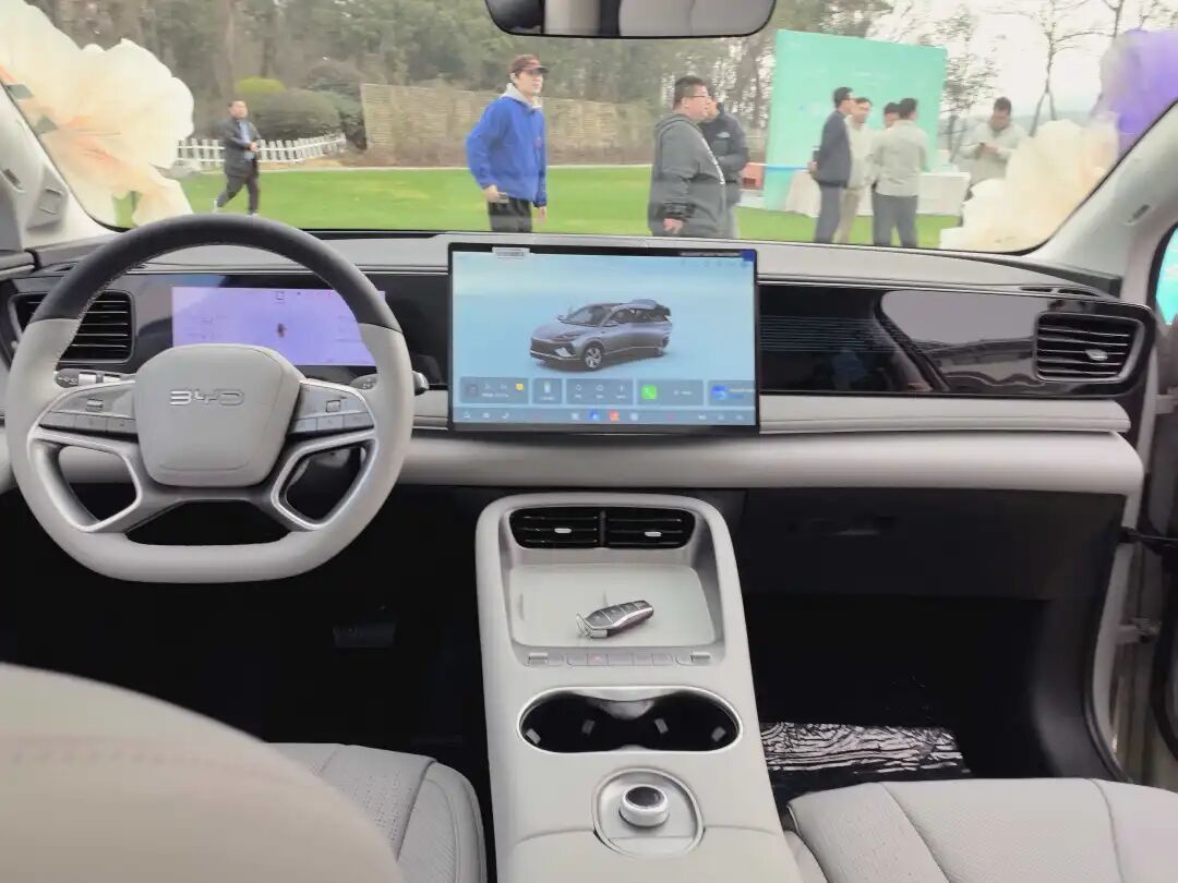 海豹07EV/海狮06EV南京上市,闪充技术下放主流车型