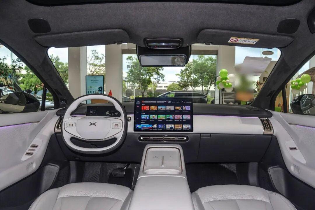 小鹏GX实车曝光，配增程和纯电双动力，3115mm轴距