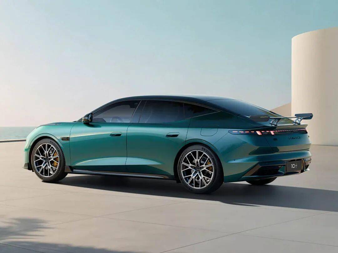 比亚迪大唐轴距3130mm，提供纯电/插混双动力