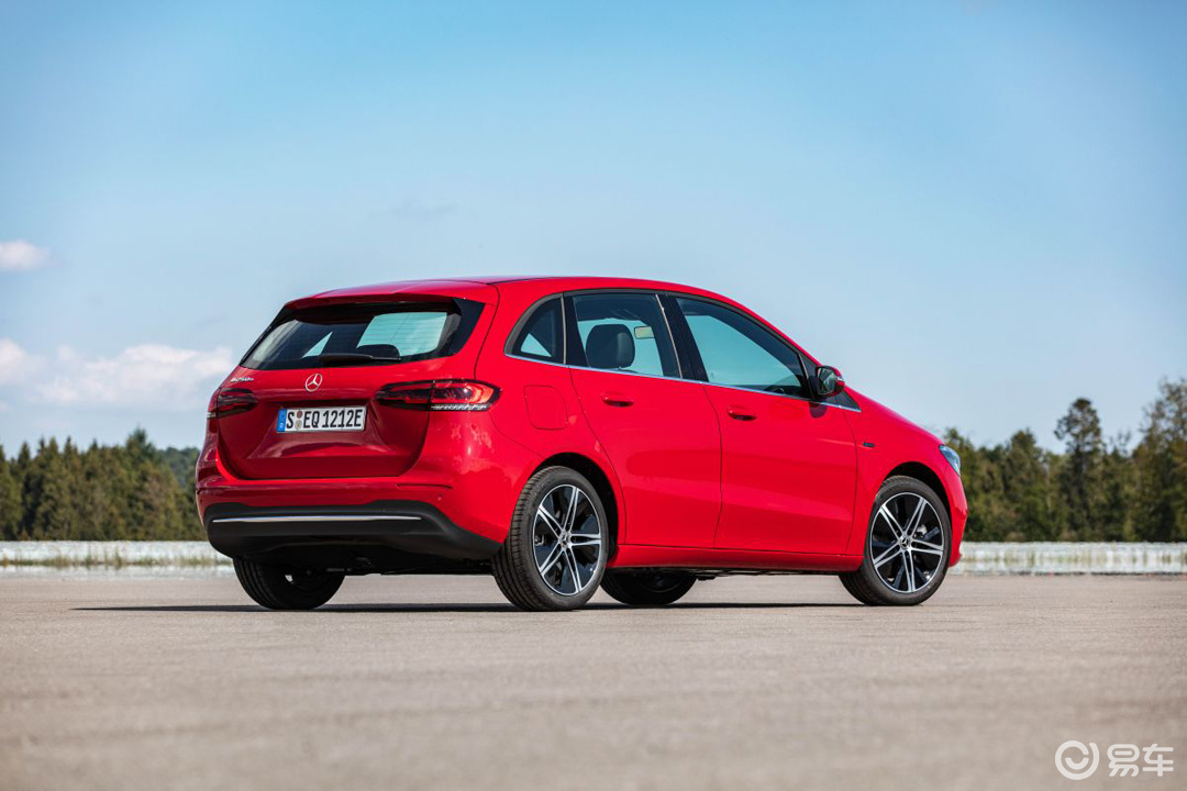 最便宜的两款奔驰出新版本,又快又省油,能火?