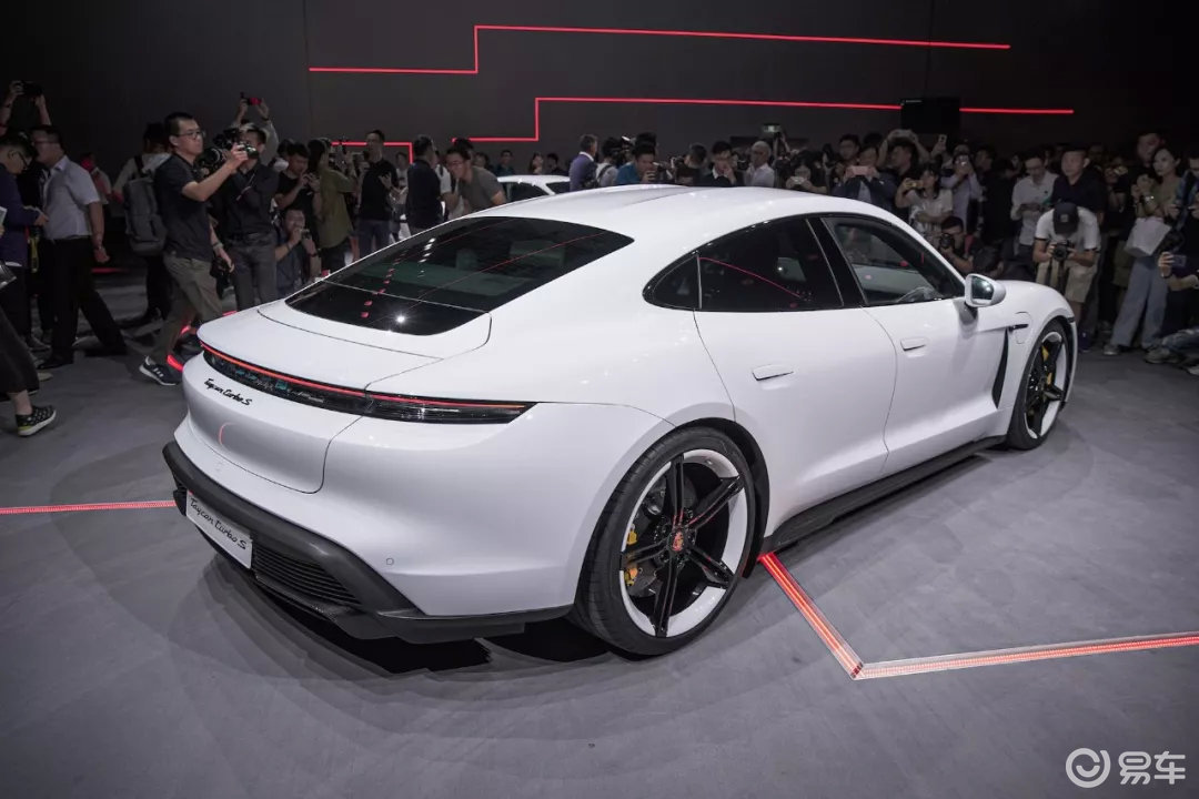 开启电动新纪元,保时捷taycan全球首发!