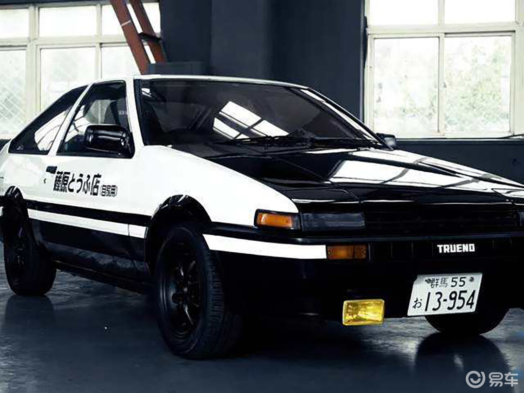 (藤原拓海—ae86)ae86 trueno其實只是豐田corolla的第五代車型,在原