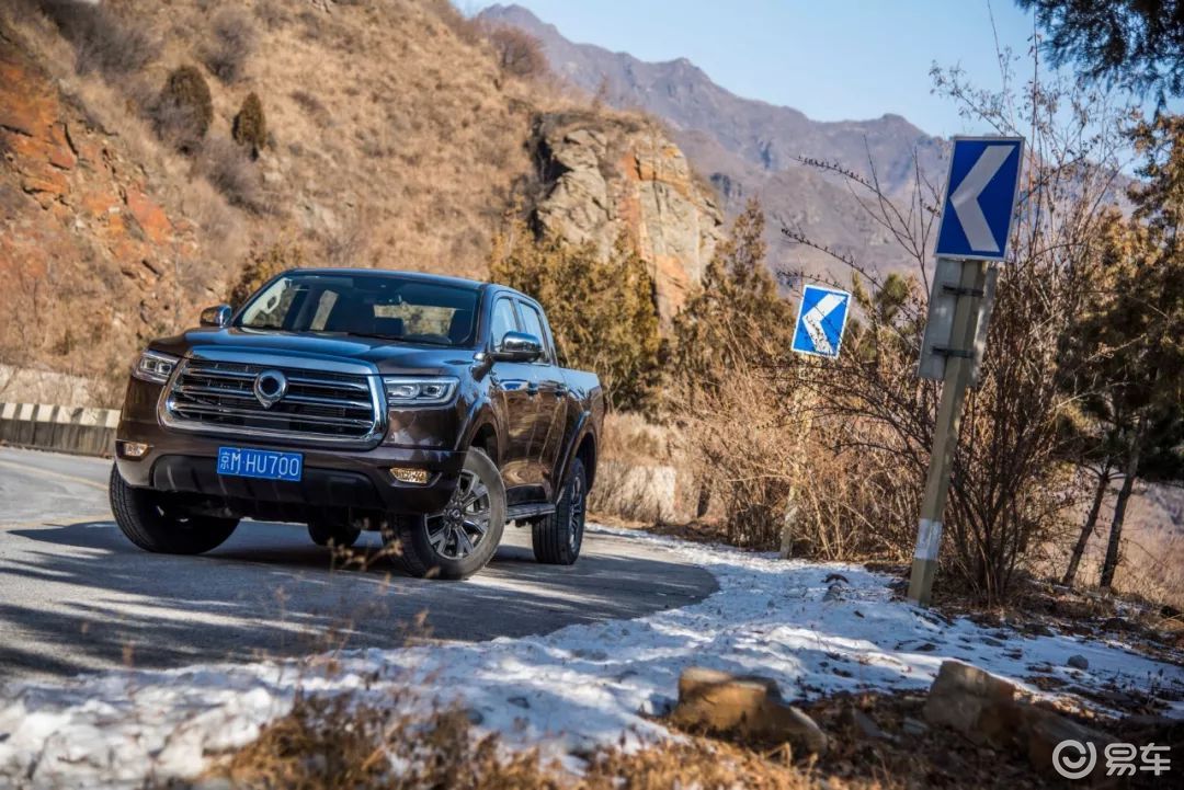 在实际驾驶时,长城炮的综合表现可以用轻松与保守来形容.