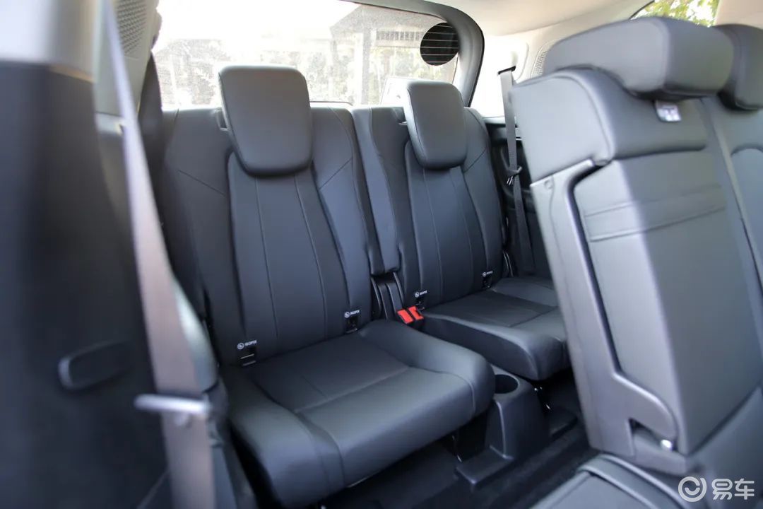 奔驰glb是唯一可以提供第三排选择的
