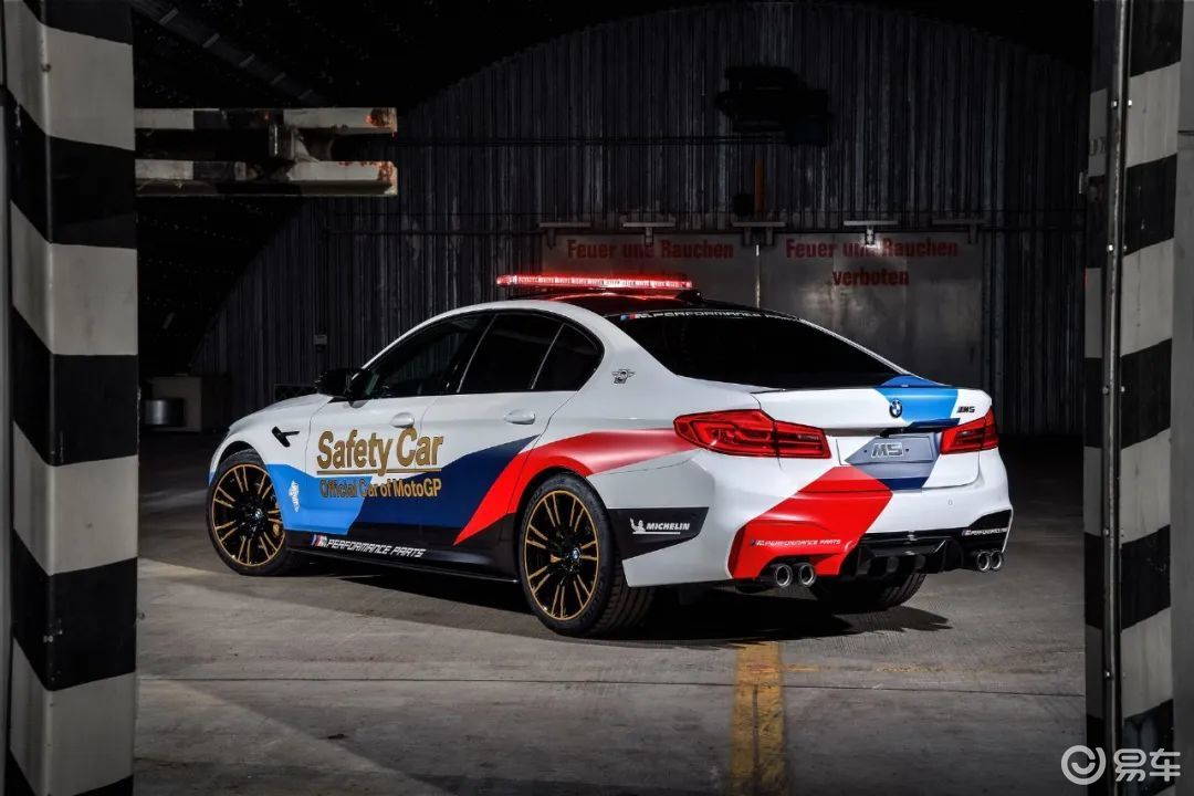 宝马历代安全车大合集!数十台特殊涂装的m一次看过瘾!