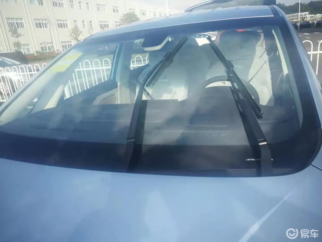 教你如何更换雨刮片_易车