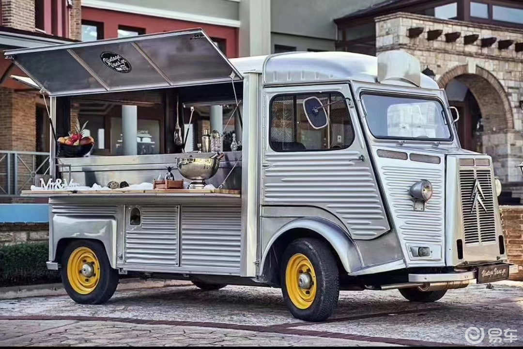 地摊经济鼻祖找到了,看这款百年地摊老爷车