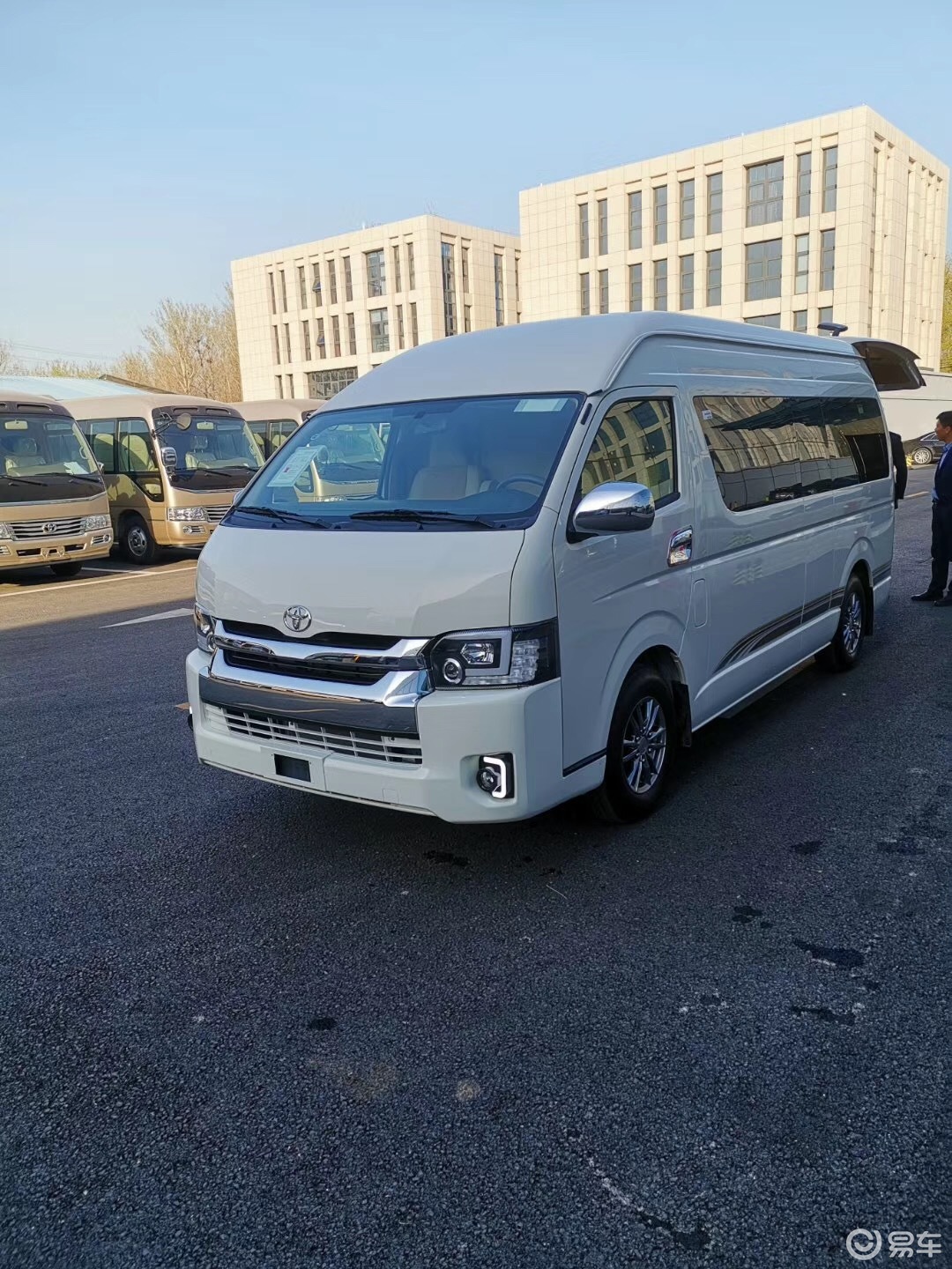 豐田海獅9座麵包車多少錢進口海獅麵包車13座圖片