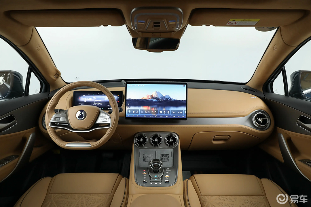 而腾势n8才是大头内饰方面