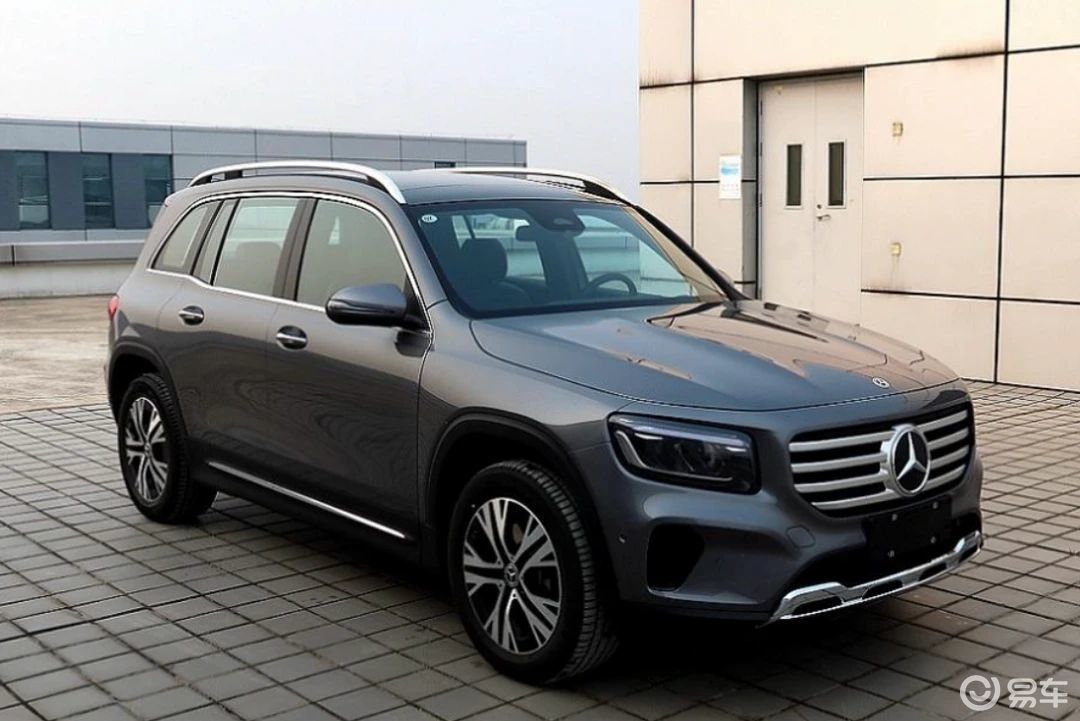 奔驰glb内饰则采用了t型平直布局_易车