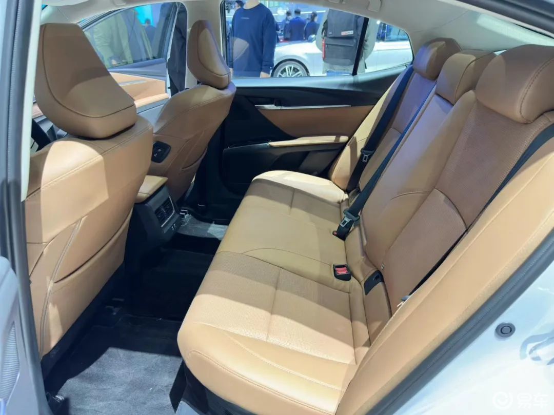 【小鹏x9】理想mega只能拍摄外观,小鹏x9是完全开放的,内饰也能自由