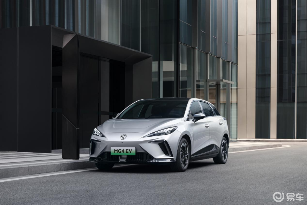MG4 EV：出海载誉而归，勇做纯电时代驾驶王者
