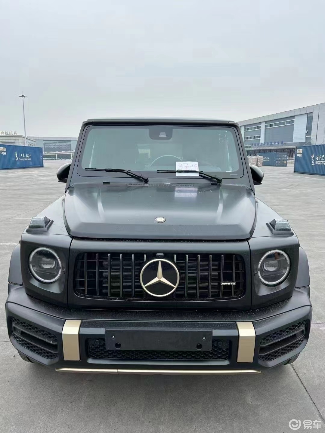 奔驰g级amg两侧头灯内部结构更换为全新造型的led前大灯