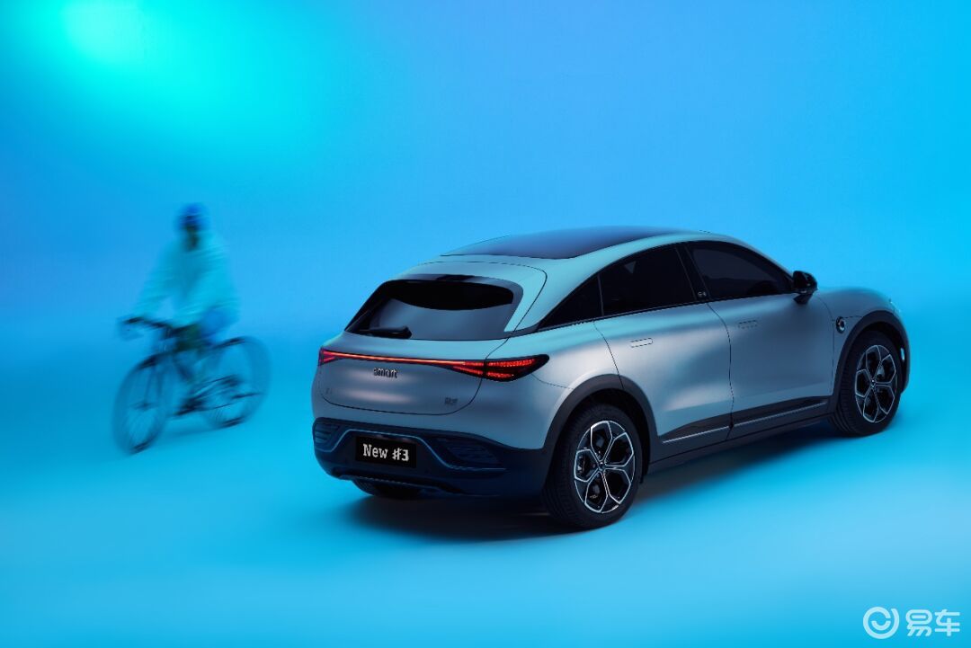 smart精灵#1包括13扬声器beats音响/64色双区氛围灯