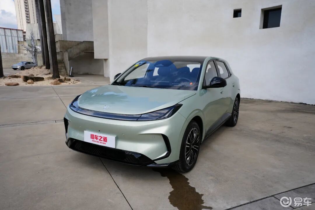 仰望U8L鼎世版、新一代智己LS6 | 一周新车