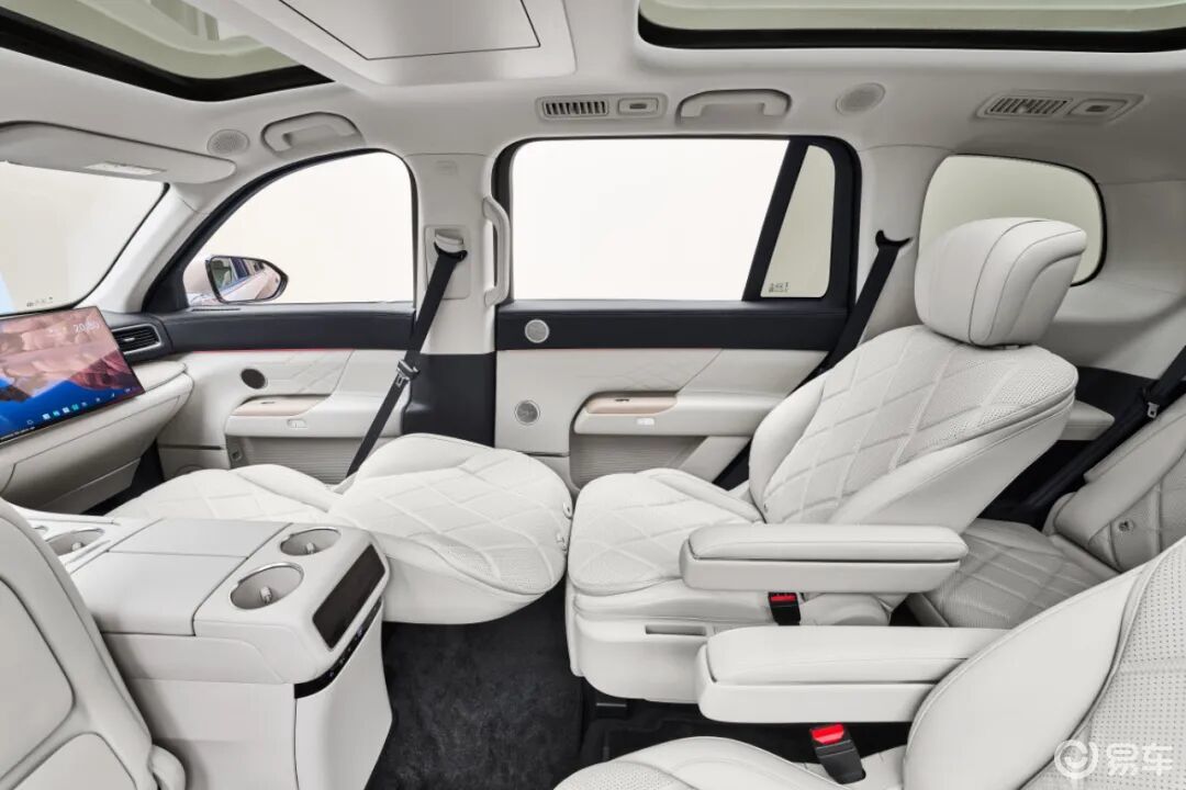 “顶格对标”,风云T11以全新豪华兑现幸福出行