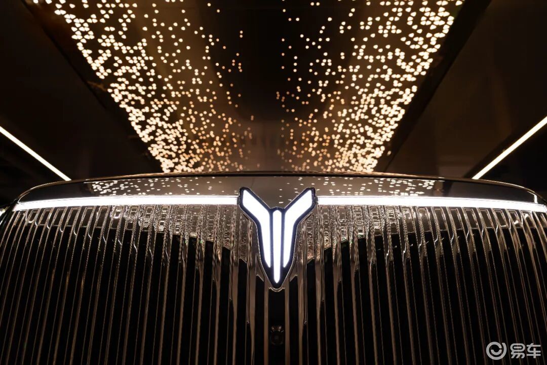 岚图泰山37.99万起携百万级配置，华系旗舰SUV新标杆