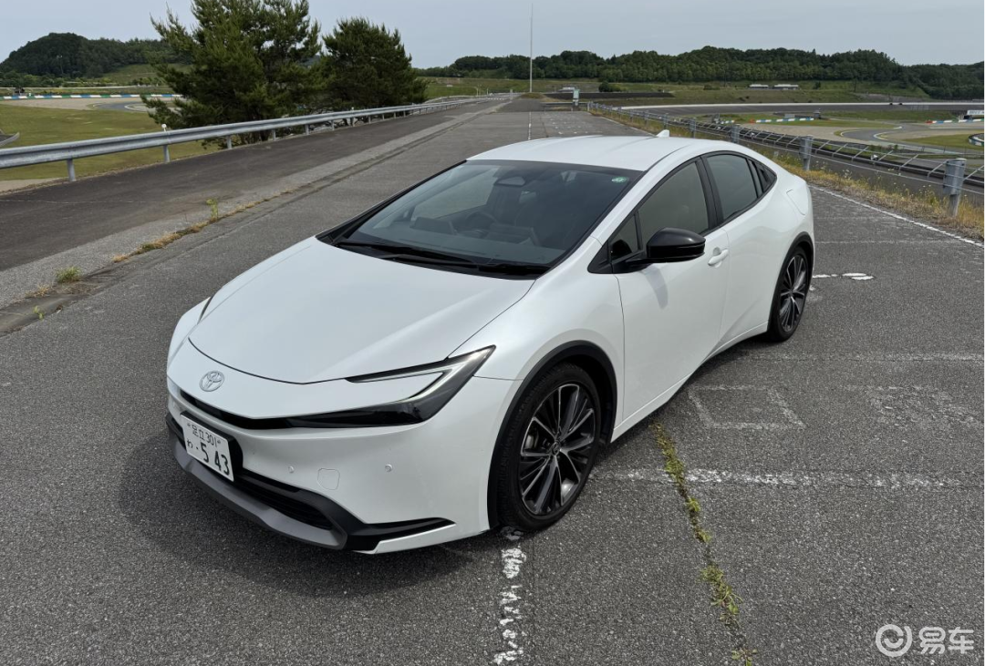 海外试驾第五代丰田普锐斯:假装有乐趣 | 驾仕阅读