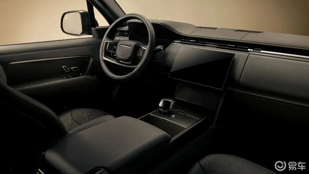 迈阿密首秀!揽胜SV Black把黑色玩到极致!