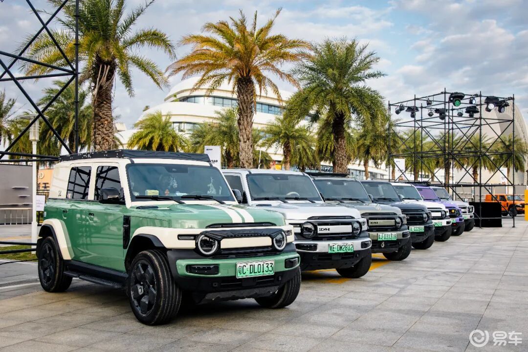 卷归卷玩归玩 iCAR想要搭建车生活一起玩的身份与关系网