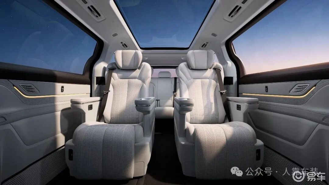 致敬老己！这款中大型MPV，如何盛下你的爱与哀愁