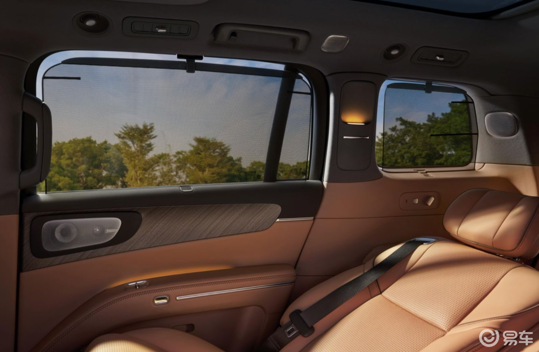 零跑十年造出双旗舰，不再只回答「性价比」