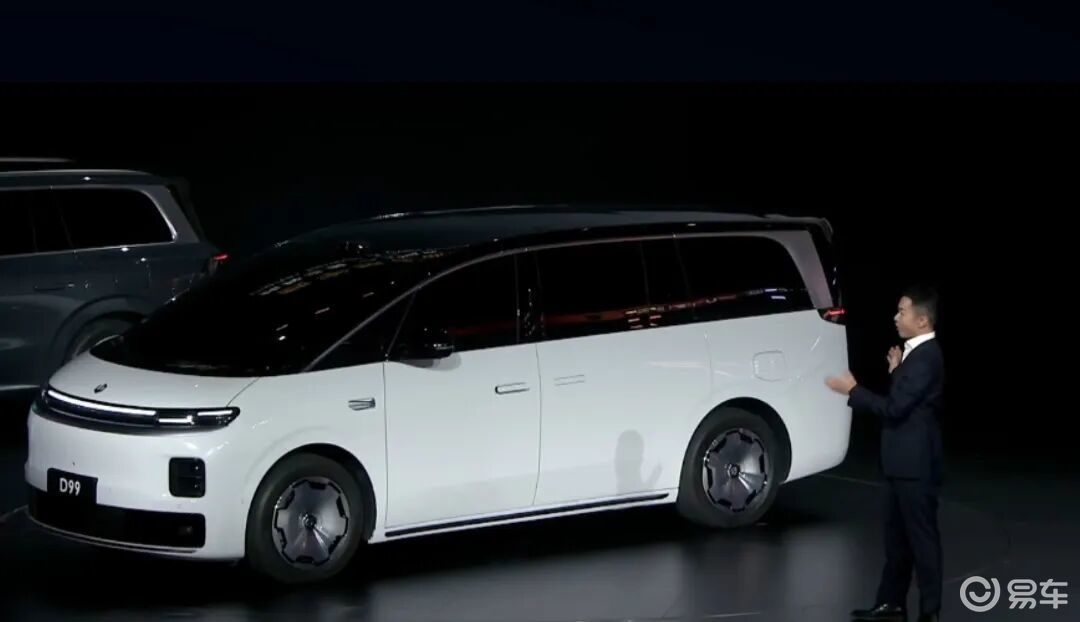 零跑26年目标年销100万台 首款MPV零跑D99亮相