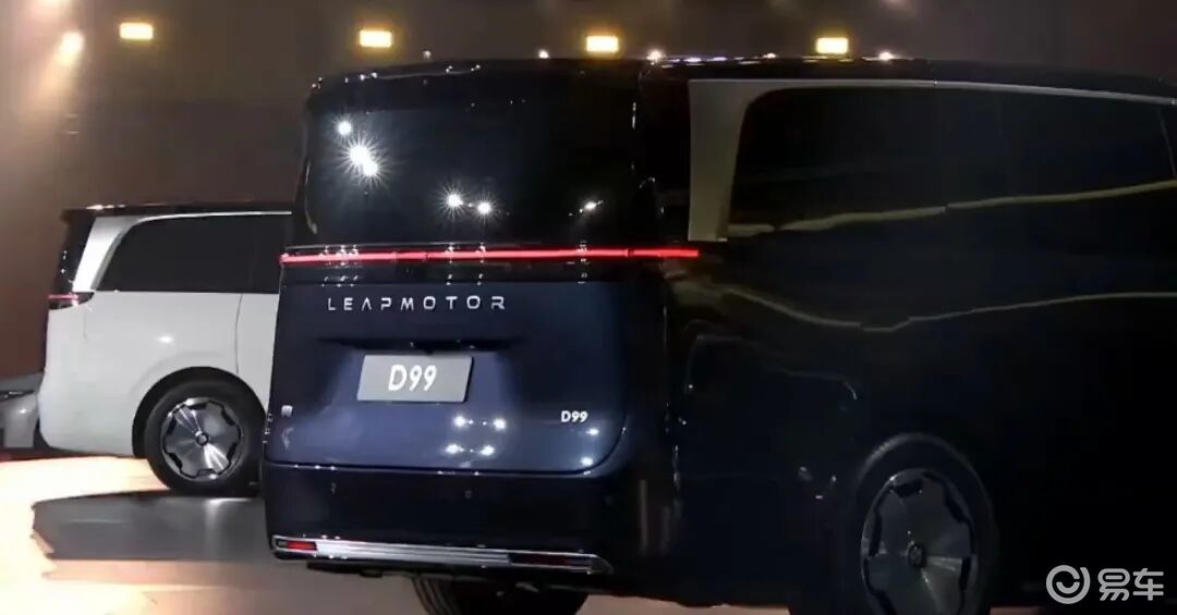 零跑26年目标年销100万台 首款MPV零跑D99亮相