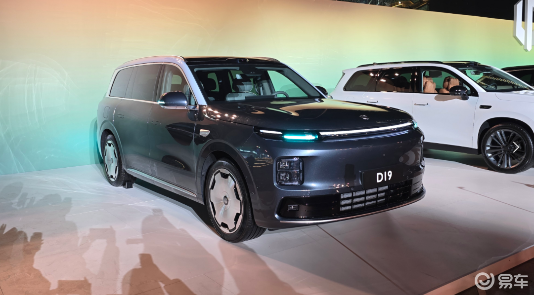 零跑十年造出双旗舰，不再只回答「性价比」