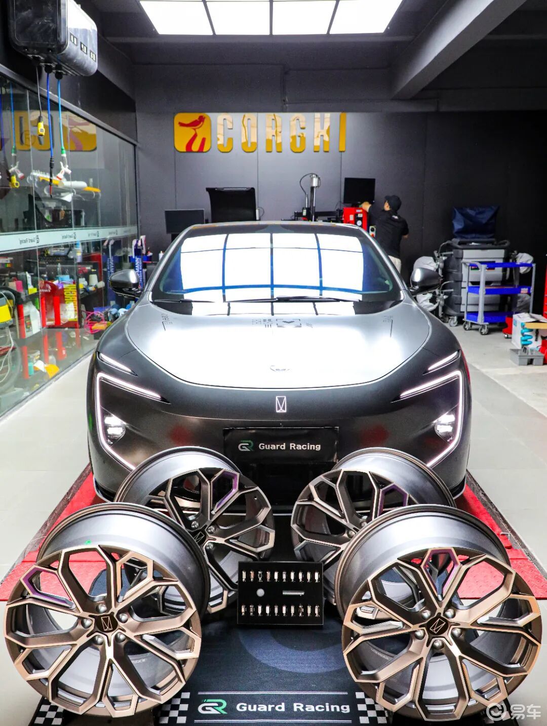 当未来轿跑换上GR锻造轮毂，阿维塔12瞬间全场瞩目！