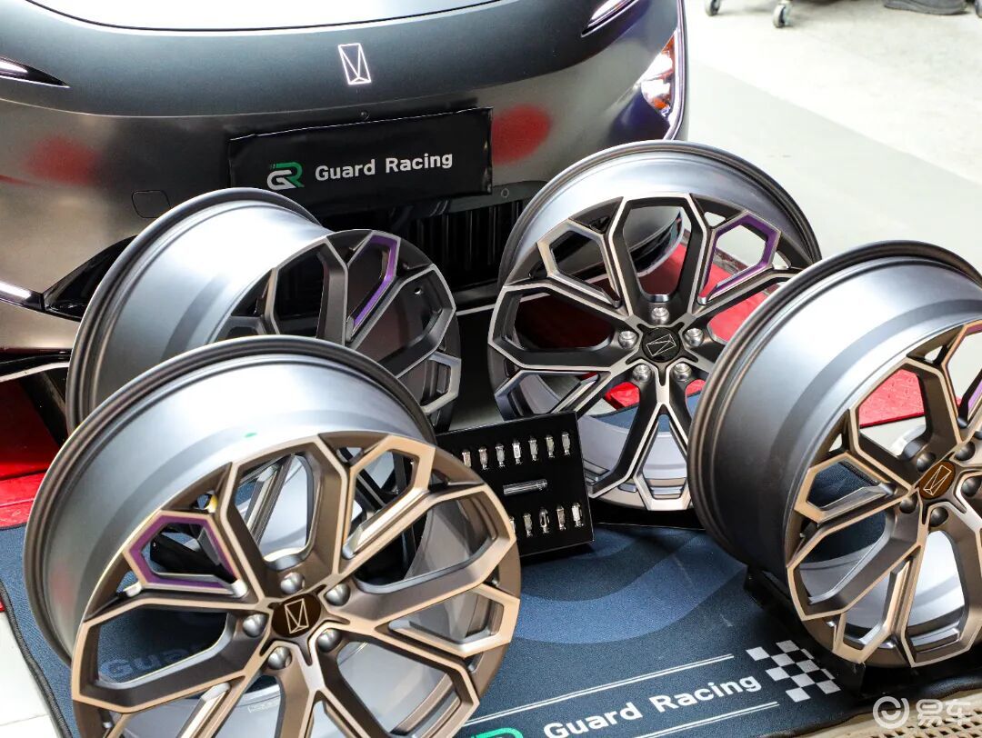 当未来轿跑换上GR锻造轮毂，阿维塔12瞬间全场瞩目！