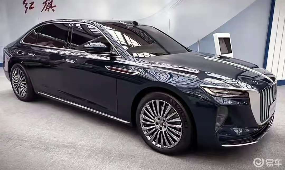 红旗H9 PHEV现身，2.0T插混，激光雷达，主动悬架