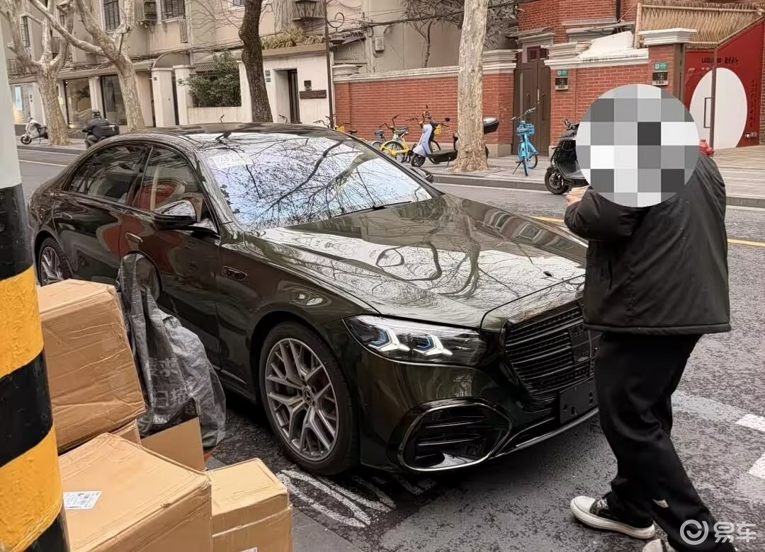 全新奔驰S级来了，换了50%的零部件，前脸设计一言难尽