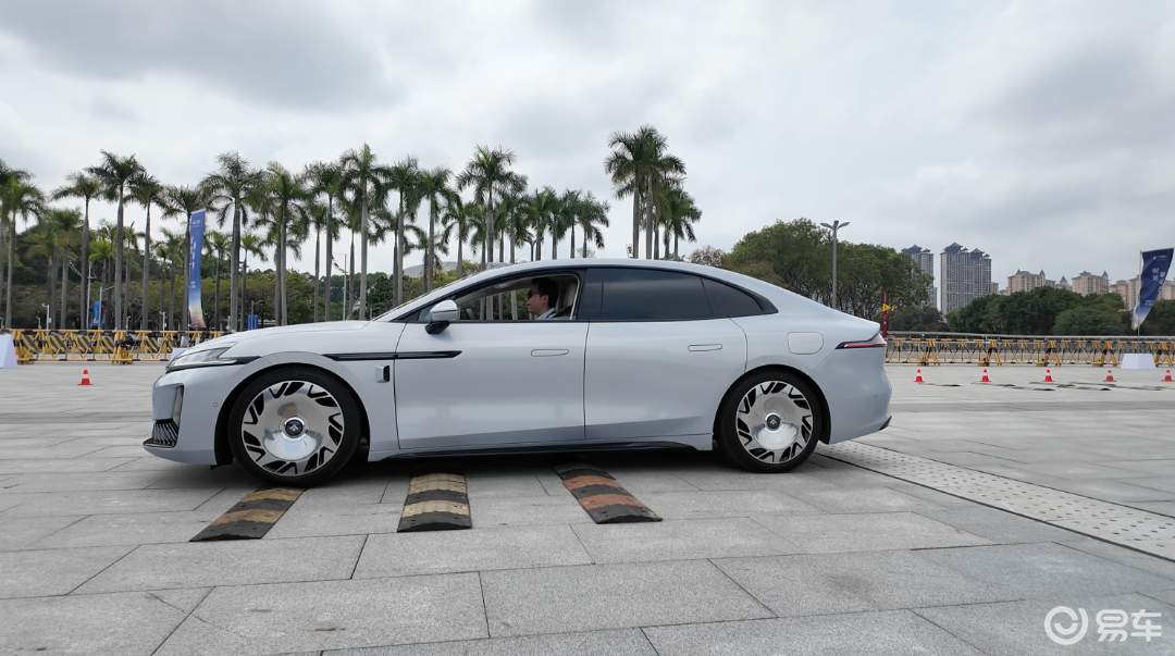 试完昊铂A800,我记住了两件事:聪明和底子