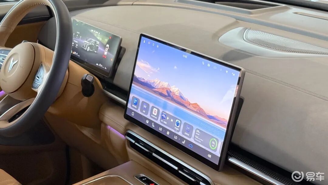 满血华为+曜黑颜值，探店体验岚图梦想家冠军版