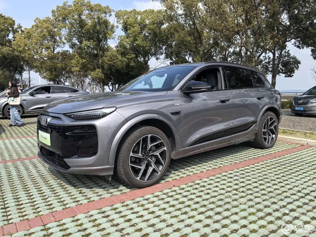 奥迪Q6L e-tron试驾：豪华不缺位，智能不落后