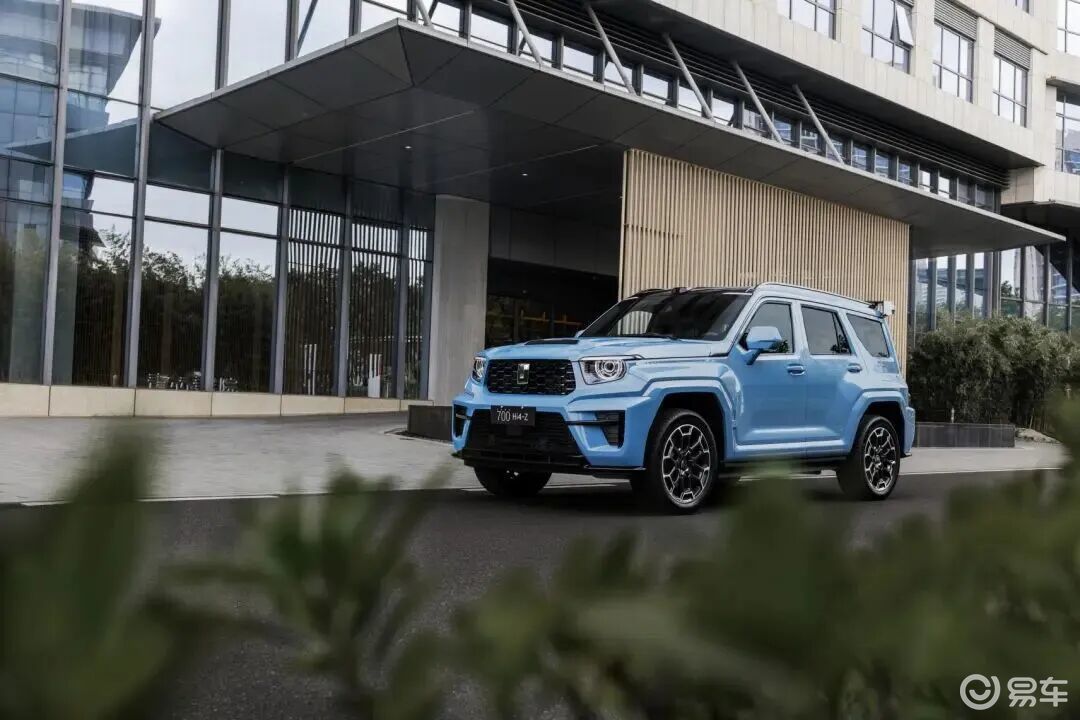 43.8万买坦克700还是路虎卫士?