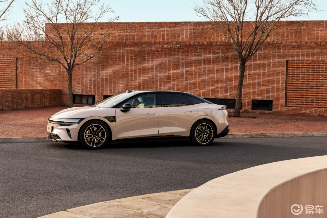 极氪双车齐发：论猎装之王的底气与野望