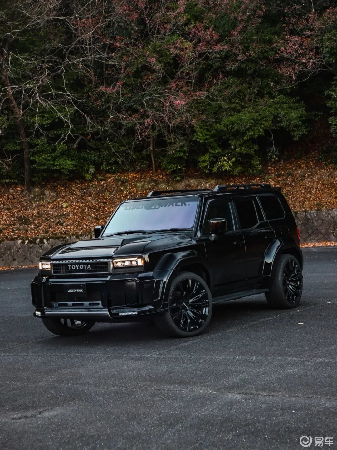 丰田霸道改宽体颜值直接拉满，改装后还能胜任硬核越野场景吗