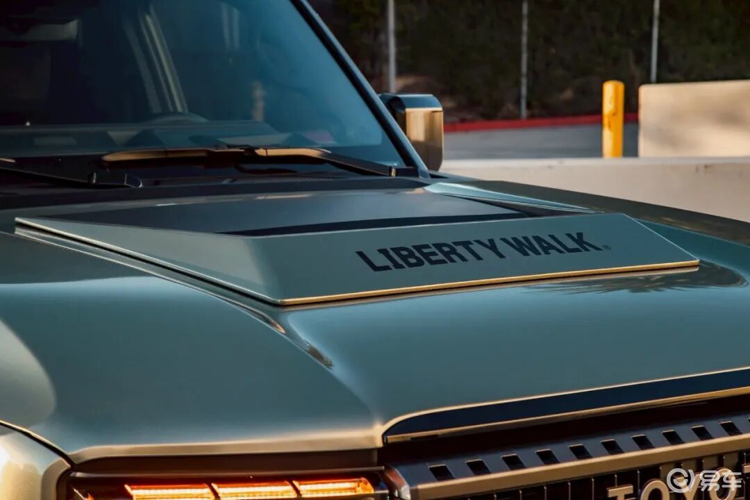 丰田霸道改宽体颜值直接拉满，改装后还能胜任硬核越野场景吗