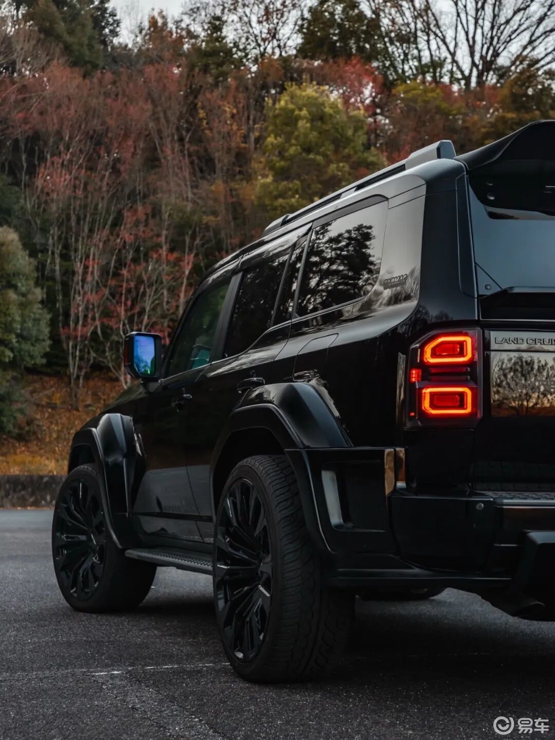 丰田霸道改宽体颜值直接拉满，改装后还能胜任硬核越野场景吗