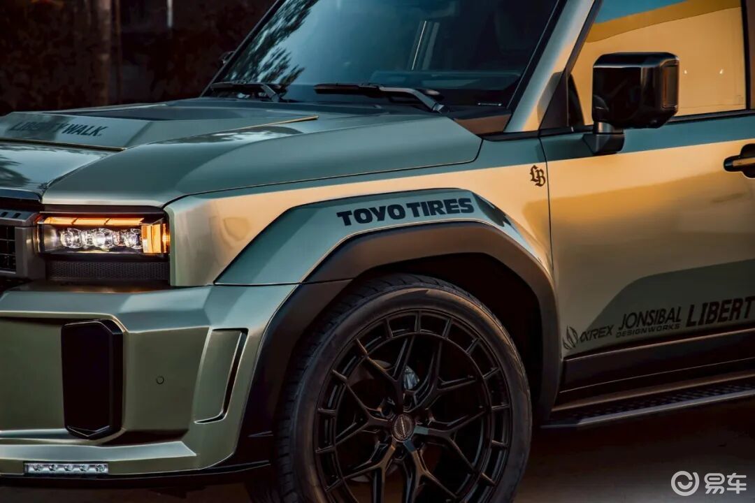 丰田霸道改宽体颜值直接拉满，改装后还能胜任硬核越野场景吗